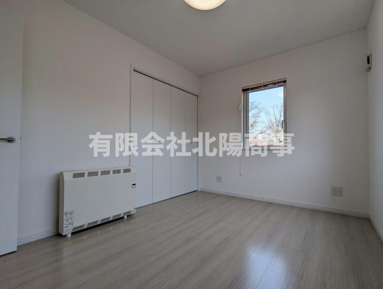 弟子屈町中央2丁目　中古住宅の洋室