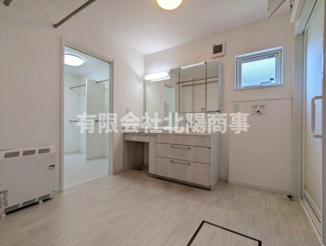 弟子屈町中央2丁目　中古住宅の独立洗面台