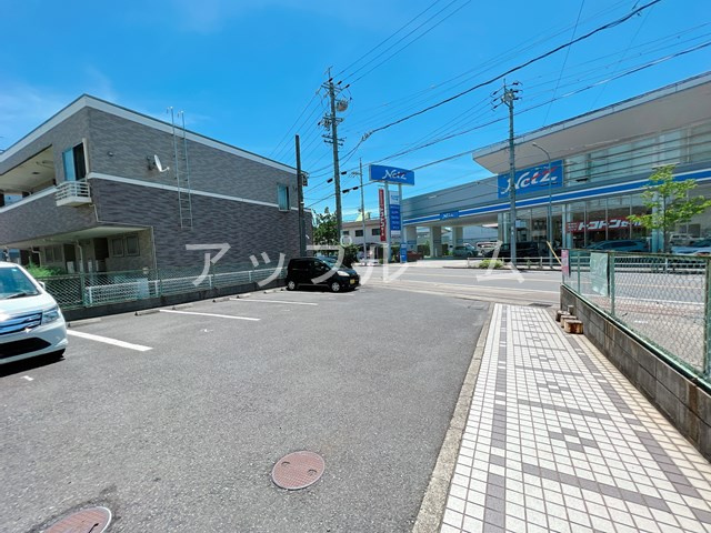 ソレイユ楠の駐車場