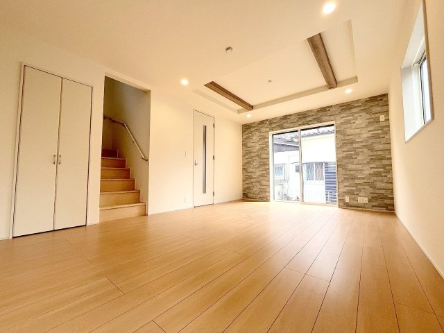 昭島市緑町3丁目全2棟 新築分譲の居間・リビング