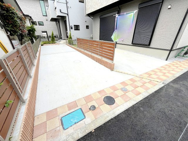 昭島市緑町3丁目全2棟 新築分譲の駐車場