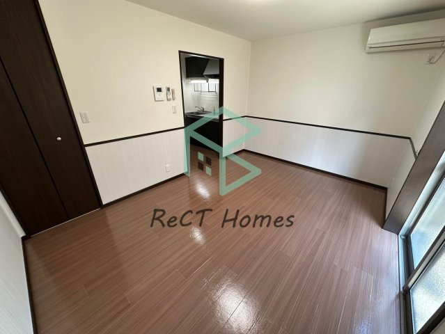 丸萬三番菅の居間・リビング