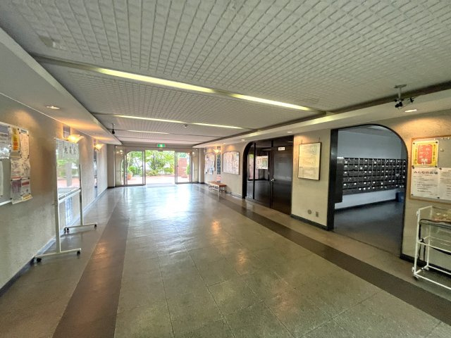 地下鉄東西線『東野』駅まで徒歩３分♪令和７年４月リフォーム完了！ペット飼育可能(規約有)☆山科ハイツのエントランス|エントランス