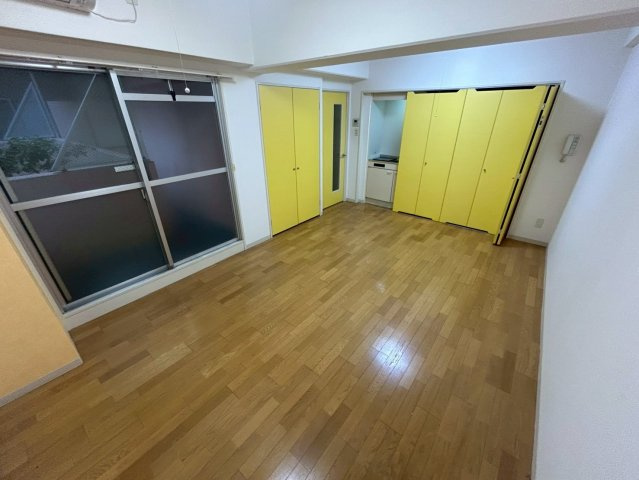 ペルル芦屋の居間・リビング