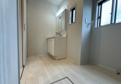 【独立洗面台】 | 【再生住宅】甲府市池田1丁目 | 使いやすい独立洗面台です