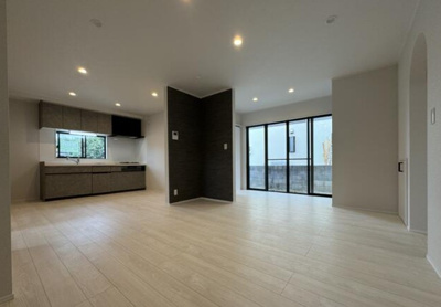 【居間・リビング】 | 【再生住宅】甲府市池田1丁目 | こちらのリビングで趣味の時間をお楽しみください