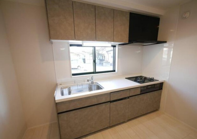 【キッチン】 | 【再生住宅】甲府市池田1丁目 | キッチンでお料理をお楽しみください