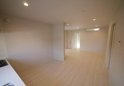 【居間・リビング】 | 【再生住宅】甲府市池田1丁目 | ゆったりとした居間です