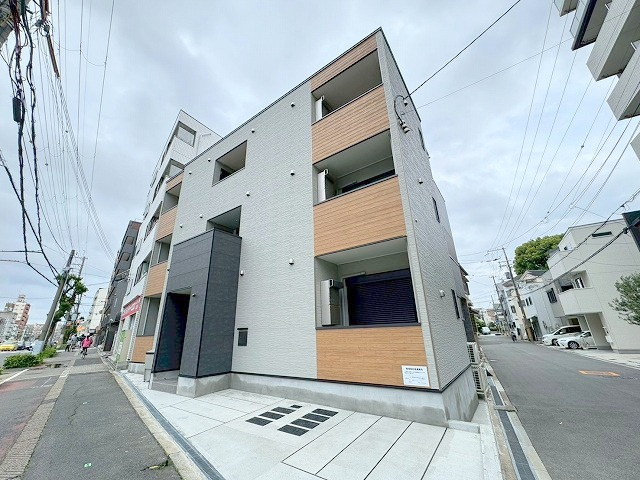 ファースト淡路の外観