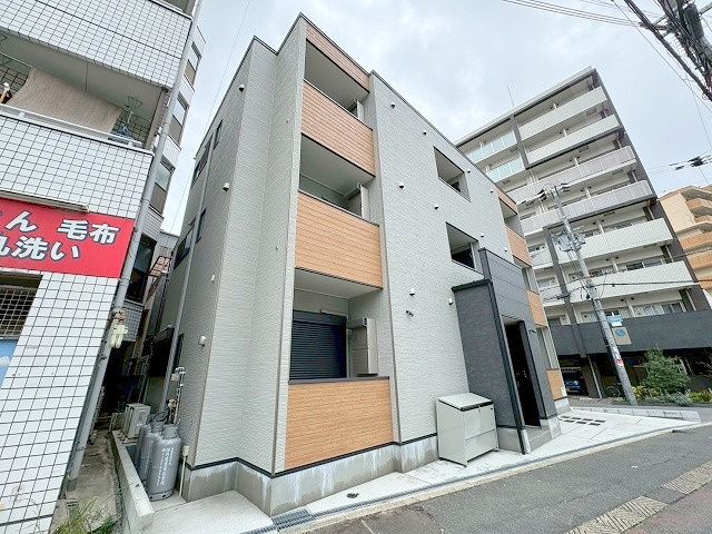 ファースト淡路の外観