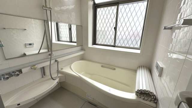 堺市美原区南余部西　中古戸建の浴室