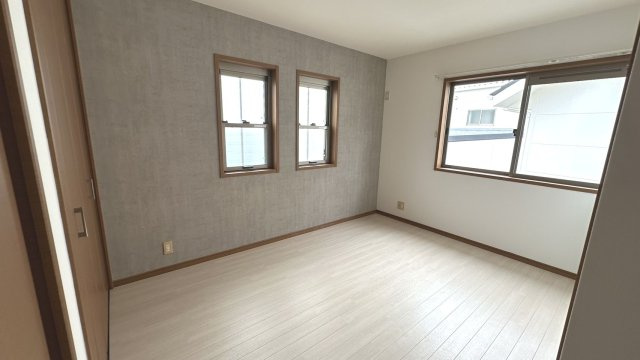 堺市美原区南余部西　中古戸建の洋室