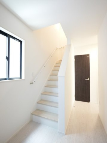 【内装】 | よかタウン南区田井島2丁目1期　1号棟 | 階段