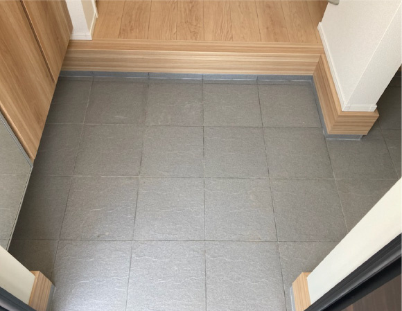 仲介手数料不要　リナージュ菊池泗水町吉富【泗水小・泗水中】の玄関|玄関タイル
玄関床を耐久性が高くお手入れのしやすい、タイルで仕上げた仕様です。