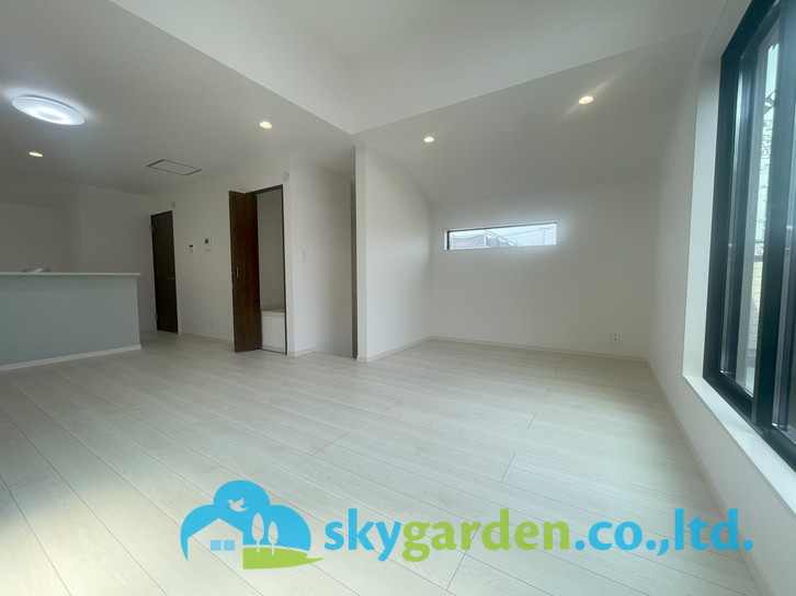 藤沢市善行３丁目　新築戸建　全3棟1号棟の居間・リビング