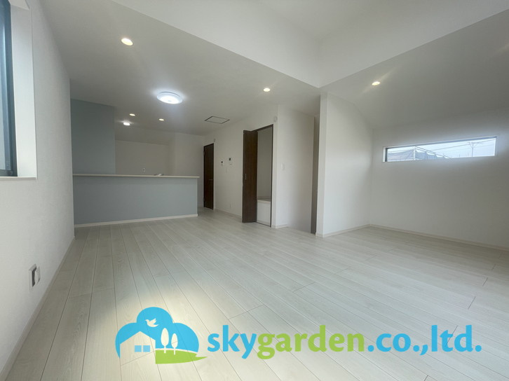 藤沢市善行３丁目　新築戸建　全3棟1号棟の居間・リビング