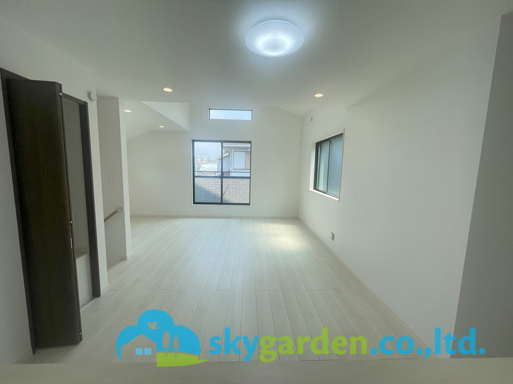 藤沢市善行３丁目　新築戸建　全3棟1号棟の居間・リビング