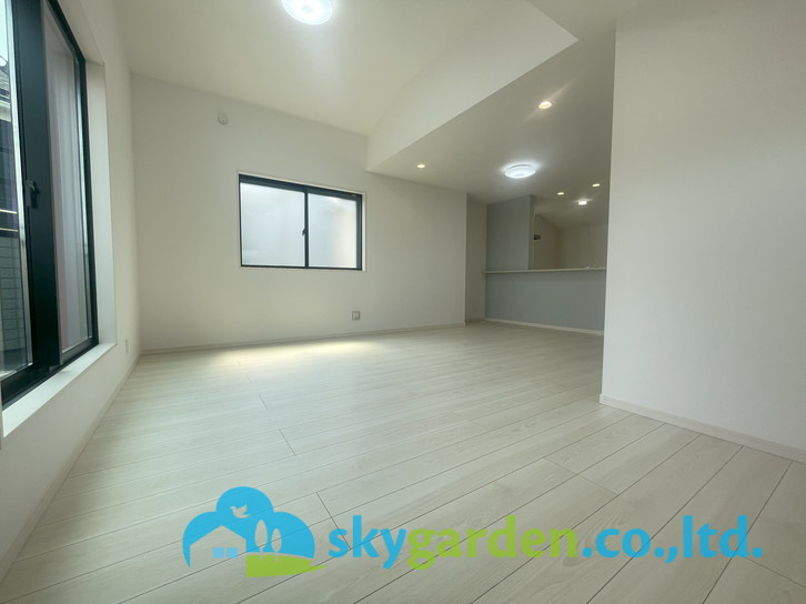 藤沢市善行３丁目　新築戸建　全3棟1号棟の居間・リビング