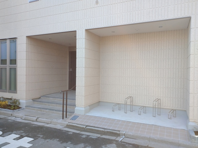 （シニア限定）へーベルVillage西尾久8丁目のその他共用部分|エントランス脇の駐輪場
