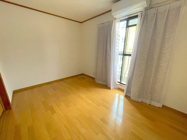 赤羽ハイツの洋室