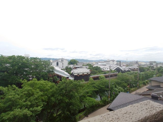 ◆２０２５年４月リノベーション済みの美室◆３方向角住戸につき陽当たり・通風・眺望良好◆藤和伏見コープの展望|バルコニーからの眺望