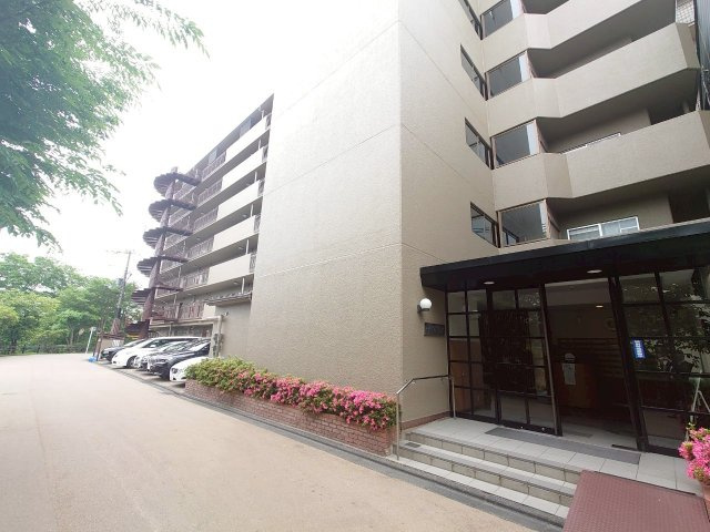 ◆２０２５年４月リノベーション済みの美室◆３方向角住戸につき陽当たり・通風・眺望良好◆藤和伏見コープ