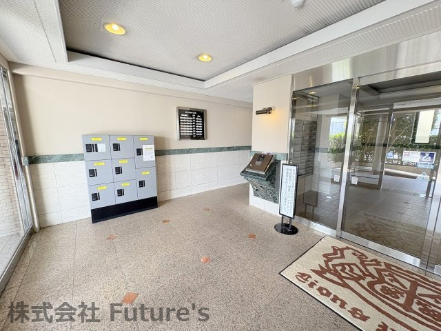 ライオンズシティ三郷のエントランス|マンションエントランス内の写真です