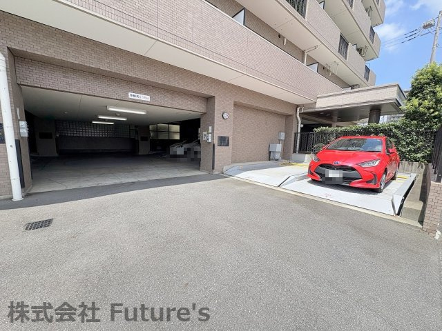 ライオンズシティ三郷の駐車場|敷地内駐車場（要空き・料金確認）