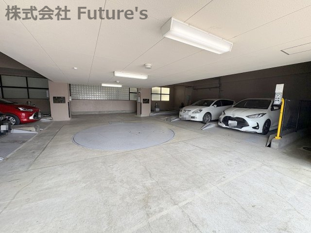 ライオンズシティ三郷の駐車場|機械式駐車場（要空き・料金確認）