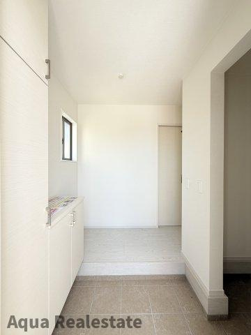 高松市東山崎町戸建の玄関|落ち着いた玄関です