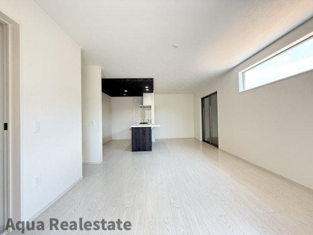 高松市東山崎町戸建の居間・リビング|ゆったりとした居間です