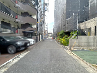 【前面道路含む現地写真】 | 南西側を4.5mの公道に面し陽当り・通風良好
2025年5月16日撮影