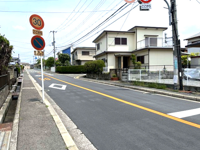 熊取町希望が丘4丁目　建築条件なし土地の前面道路含む現地写真