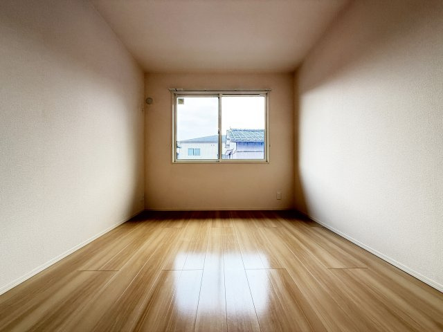 ルミウス万々の洋室