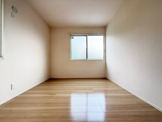 ルミウス万々の洋室