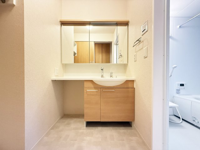 ルミウス万々の独立洗面台