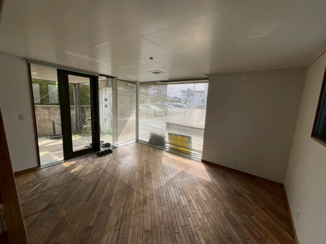 仲町3丁目住宅の洋室|落ち着いた色調の洋室です