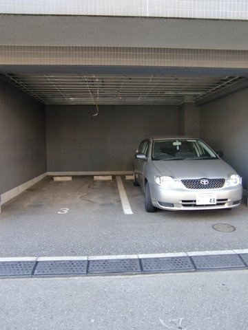 芳垣ハイツの駐車場|敷地内駐車場