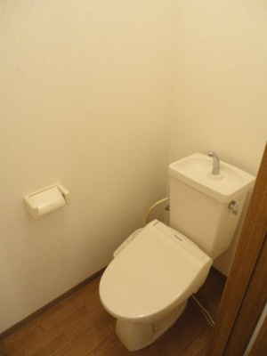 【トイレ】 | ツインエステートB | ウォシュレットにします。