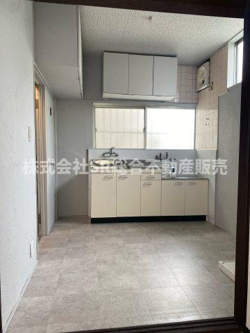 上四条町中古戸建のキッチン|きれいなキッチンです