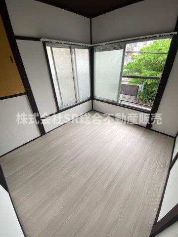 上四条町中古戸建の子供部屋|2面採光で明るいです