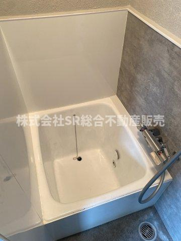 上四条町中古戸建の浴室|浴室とっても綺麗で気持ち良いです♪