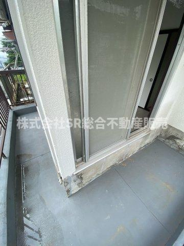 上四条町中古戸建のバルコニー|南向きで陽当たり良好です♪