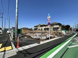 【前面道路含む現地写真】
