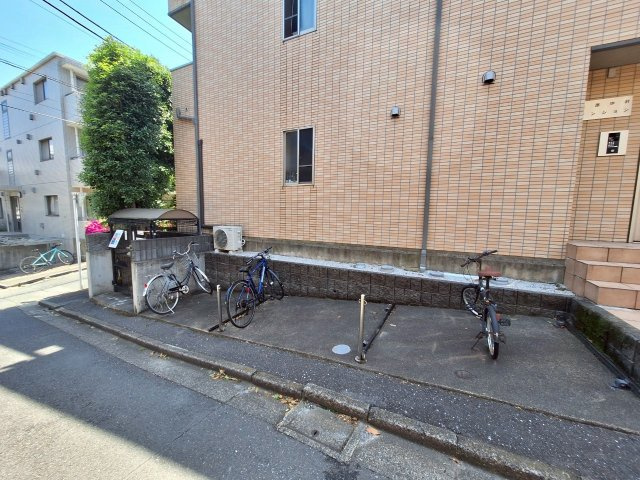 上原中村マンションのその他共用部分|自転車駐輪可