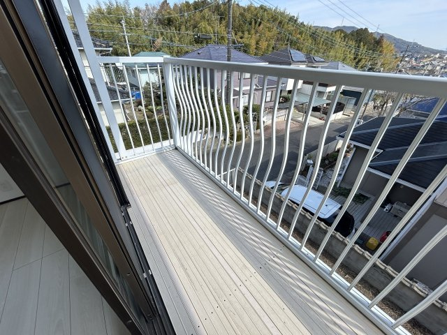 【バルコニー】 | 太宰府市青山３丁目　戸建て | 南向きで陽当りの良いバルコニーです