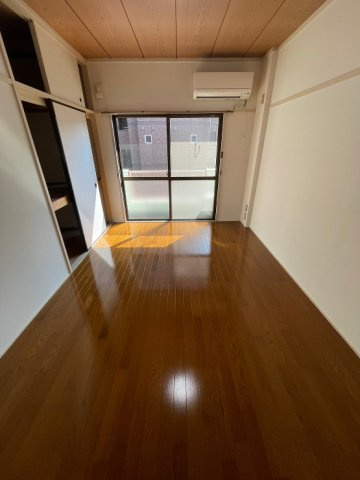 レスポワールの居間・リビング|別号室の写真です