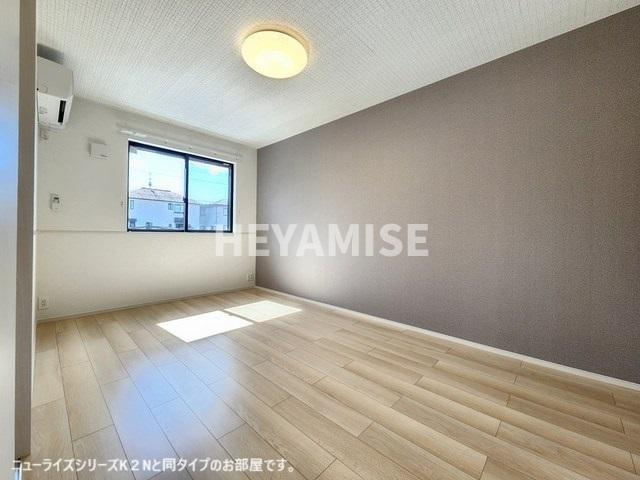 フォレストの洋室