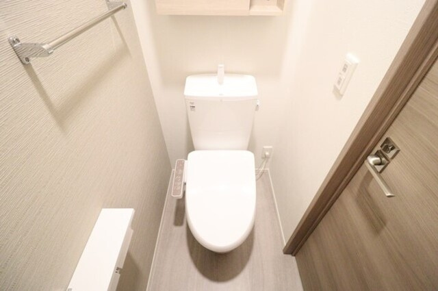 La Maison 本町のトイレ|温水洗浄暖房便座