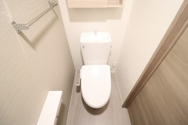 La Maison 本町のトイレ|温水洗浄暖房便座